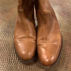 Frye flat boots Camel color worn but no major scratches or flaws